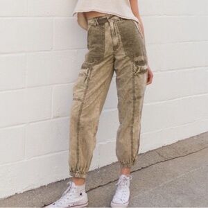 Urban Outfitters Moss Cargo Ledge Block Jogger Pants Size 8 NWT!